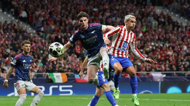Epok&euml; e re p&euml;r merkaton, FIFA &ldquo;pasuron&rdquo; futbollist&euml;t