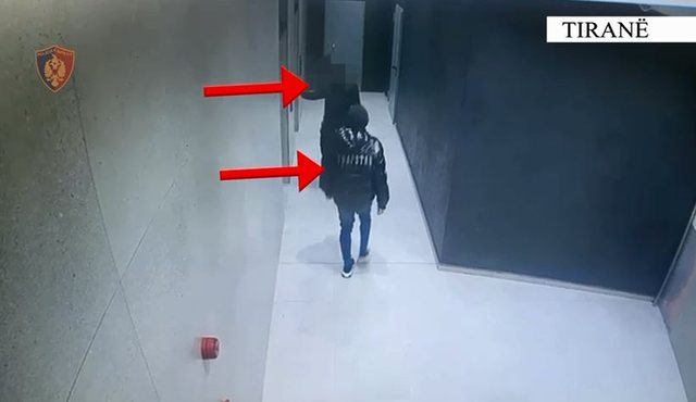 Vodhën biçikleta dhe monopatina, arrestohet 19-vjeçari dhe