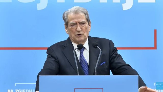 “Mos më pyesni për gjithçka që thotë