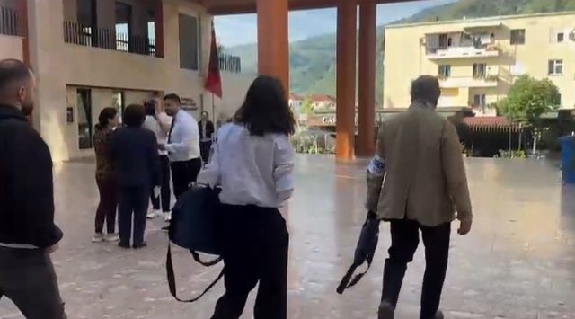 Përfaqësues të OSBE/ ODIHR monitorojnë nga afër
