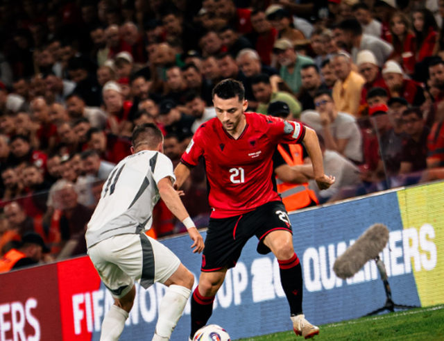 Arb&euml;r Hoxha was wanted in England, the coach reveals