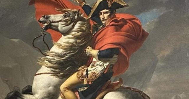 “Napoleon- Macron”/ Ja çfarë fshihet pas krahasimit