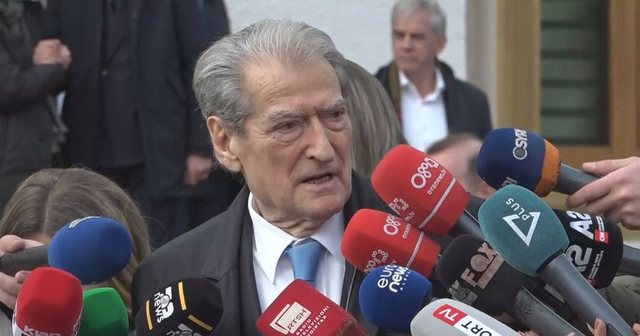 Pas 1 ore katrahurë në Kuvend, Berisha flet pas daljes nga salla: Rama