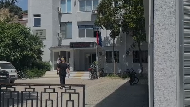 Mb&euml;rrin n&euml; Gjykat&euml;n e Vlor&euml;s Gerald Biba, i