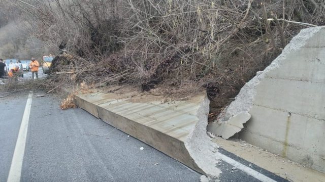 Shembet muri prit&euml;s n&euml; aksin Maliq&ndash;Lozhan, qarkullohet