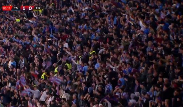 Skena t&euml; jasht&euml;zakonshme, rreth 40 mij&euml; tifoz&euml; brohorasin