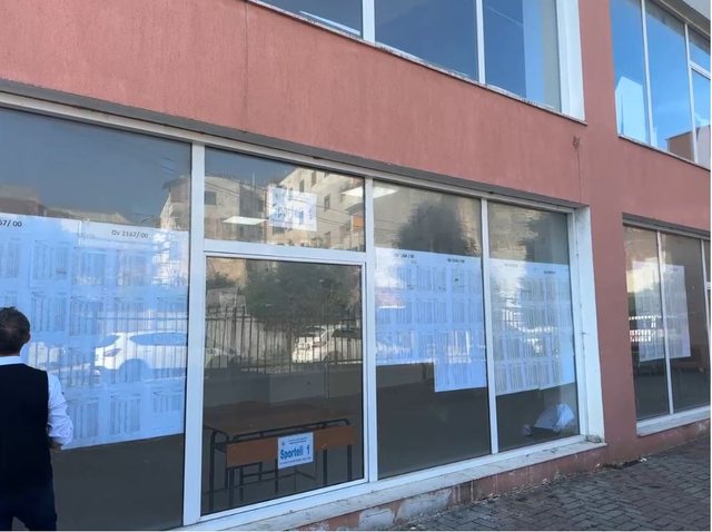Zgjedhjet në Kavajë/ Në KZAZ 43 sportelet ende të mbyllura,
