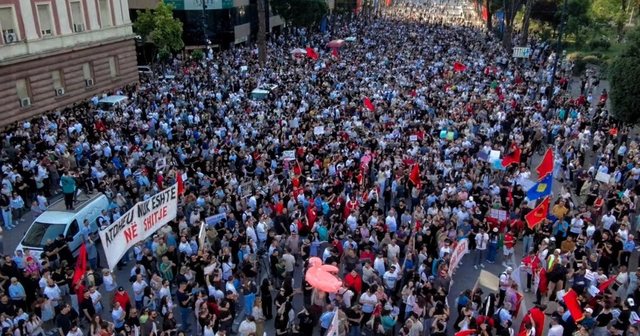 Protesta bëhet lëvizje politike? Qytetarja e propozon: Të