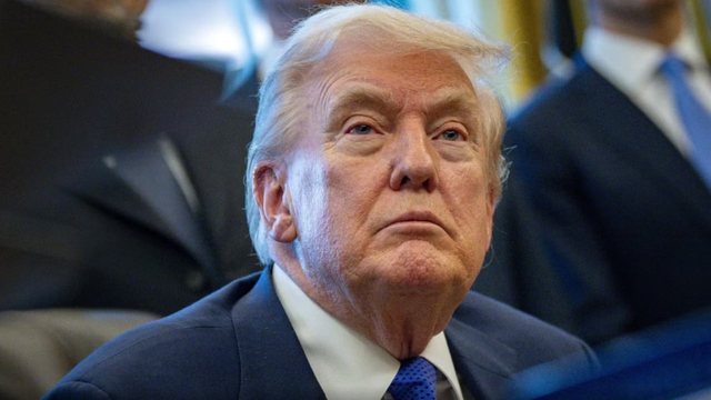 T&euml; bllokuar q&euml; prej 1 tetorit, Donald Trump n&euml;nshkruan ligjin