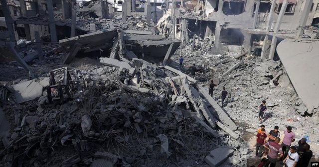 Të paktën 54 të vrarë në Gazë nga bombardimet e