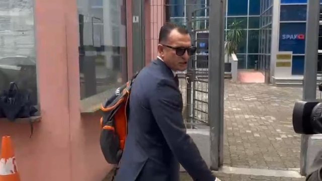 Sherr n&euml; nj&euml; pik&euml; karburanti n&euml; Vlor&euml;/ Dhunohet avokati