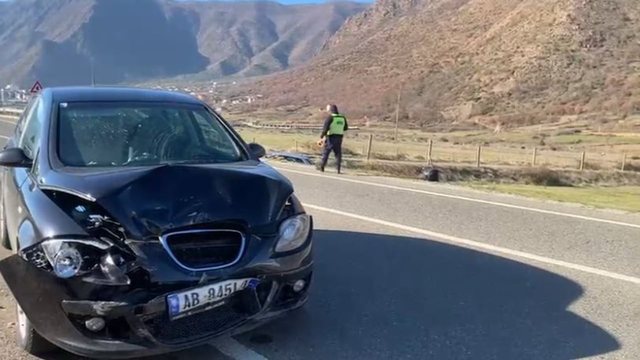 Makinat përplasen “kokë më kokë” në