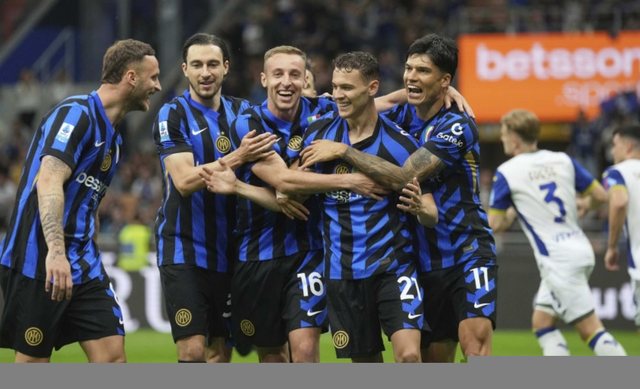 Kristjan Asllani i jep Interit fitoren, zikaltrit mbajnë gjallë