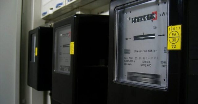 Raporti i OECD: 20-40% të familjeve shqiptare përballen me