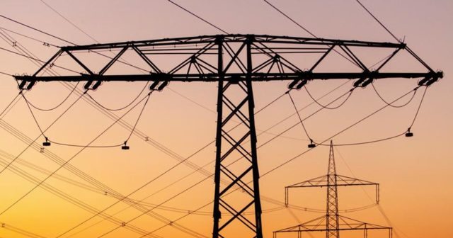 Stuhi të forta në Pensilvani, rreth 450,000 banorë pa energji