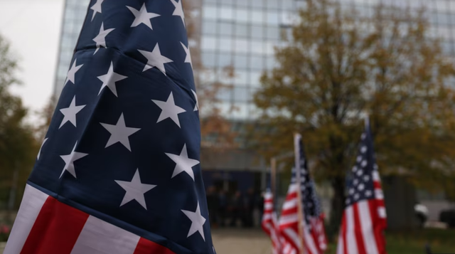 Ambasada amerikane: Ngërçi politik po i kushton Kosovës,