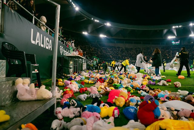 FOTO/ Tradita e ve&ccedil;ant&euml; e klubit t&euml; La Liga-s, lodrat prej