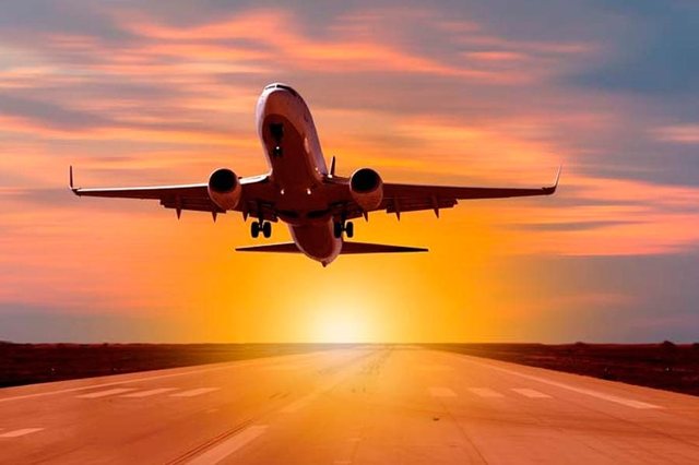 On average, over 31 thousand passengers per day traveled by plane/ Around 70