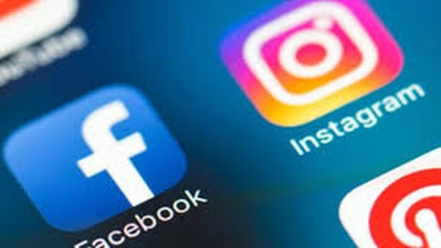 Shortly before the start of the SP rally, Facebook and Instagram go down! Users