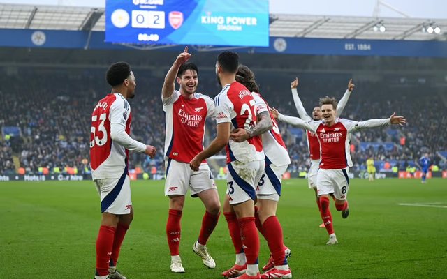 Premier League/ Arsenal vuan por fiton, “Topçinjtë”