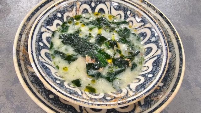 Sorrel and yogurt soup