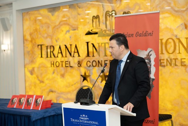 Protesta, AntiProtesta dhe Shqip&euml;ria Mendonj&euml;se!