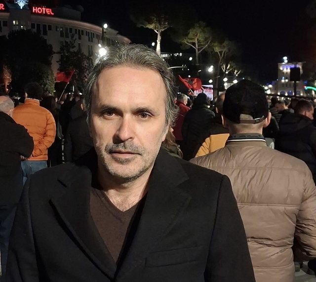 Një ftesë për bashkim me dhunë ndaj Lapajt