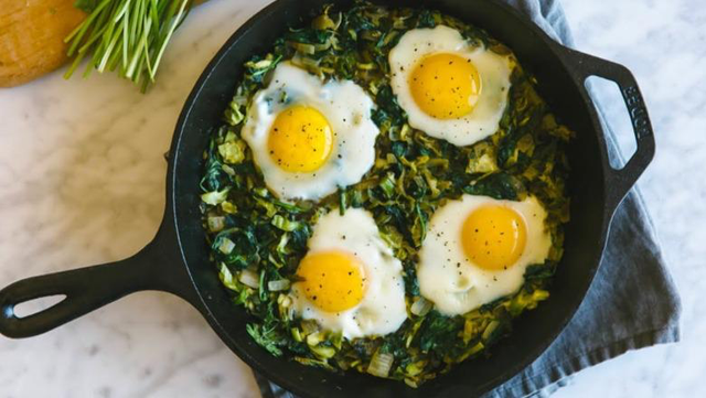 Burani with spinach and eggs
