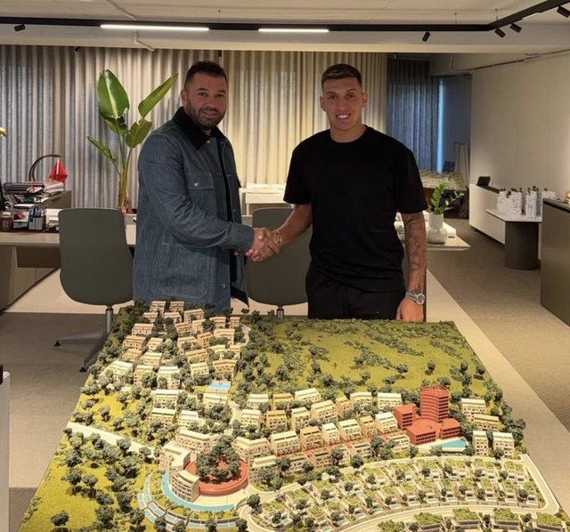 “S’kam nevojë të pastroj lekët e askujt”, Myrto