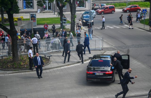 “Robert hajde këtu!”/ Autori e thirri në emër para se