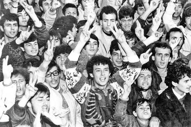 A dështoi në misionin e tij, Dhjetori '90?!