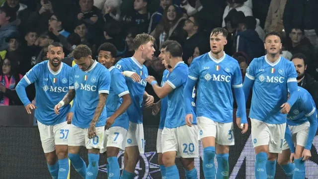 Hojlund nderon Napolin, dy gola ndaj Juves