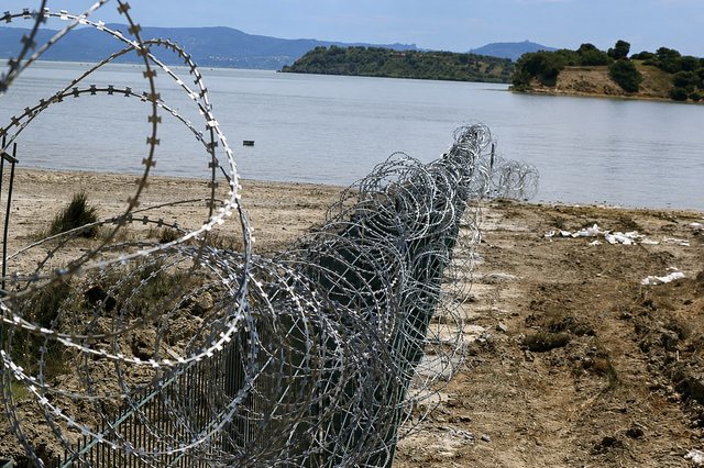 Pas largimit t&euml; rojeve, &ccedil;montohet gjat&euml; nat&euml;s gardhi