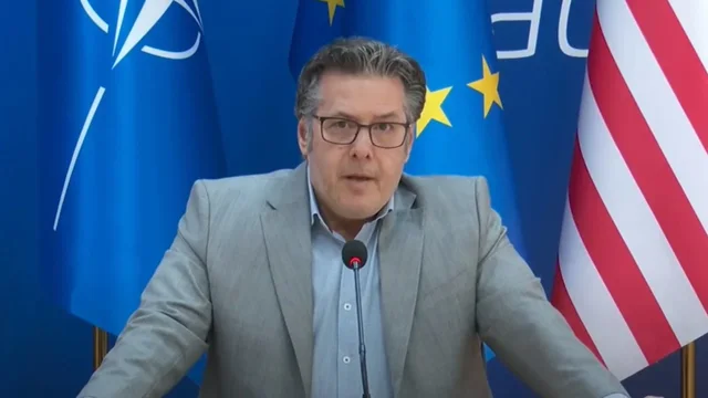 “Do shohësh ç’do të bëjmë”, Paloka