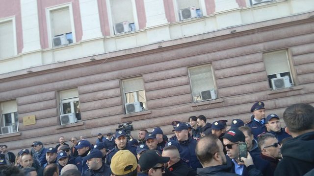 Nis protesta e “Shqipëria Bëhet” para kryeministrisë,
