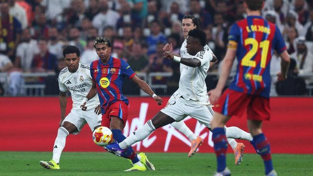 Barcelona is declared Spanish super champion, defeating Real in El Clasico