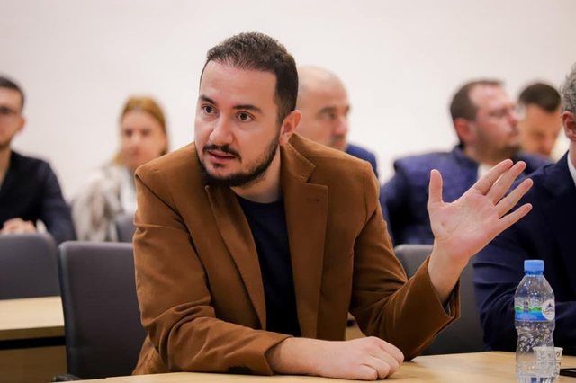 A aspironi të jeni kryetar i PD-së? Ja si përgjigjet Ervin