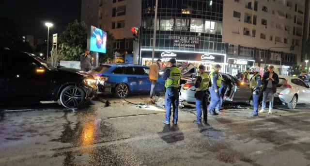 EMRAT/ Aksidenti te Pallati me Shigjeta, iu gjetën predha në automjet,