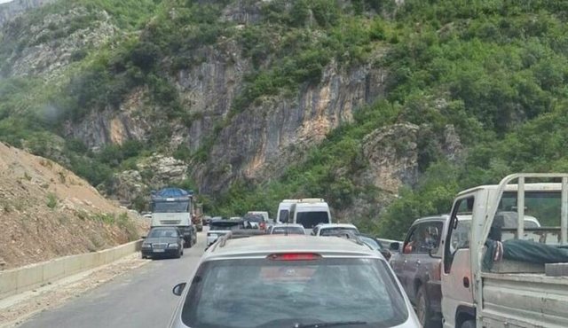 Aksident i rëndë te “Shkalla e Tujanit”, humbin jetën