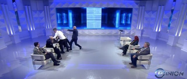 VIDEO/ Plas sherri n&euml; ''Opinion'', Berat Buzhala sulmon