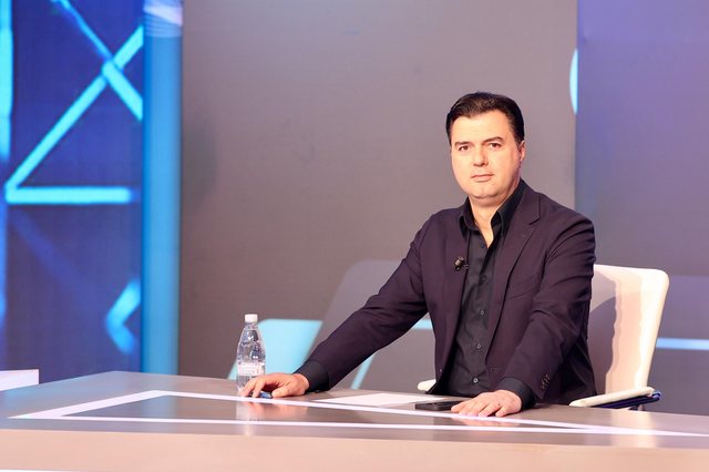“Punonjësit publik me zor nxjerrin muajin”, Basha:
