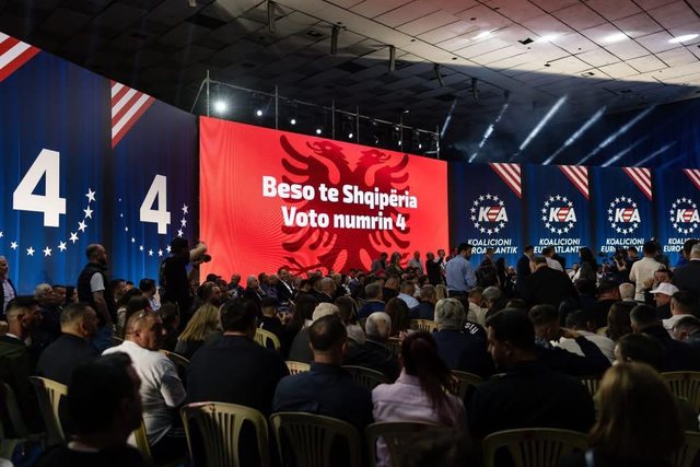 Lulzim Basha tregoi se nuk është vetëm/ Mitingu që foli me