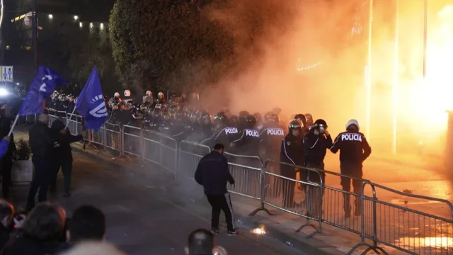 "Nuk duhet ngritur pritshm&euml;ria n&euml; qiell dhe t&euml; shfryhesh si