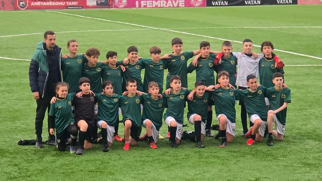 Foto-Video/Ndodh dhe kjo, Triumph U13 b&euml;n histori. Shpartallon 4 me 0