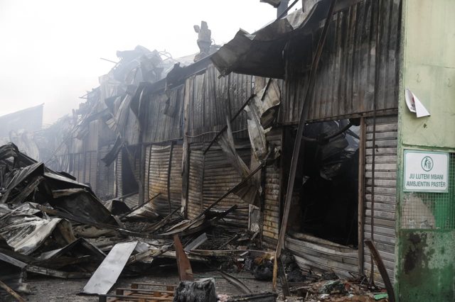 Completely burned shops and ruins, view from the "May 5" market after