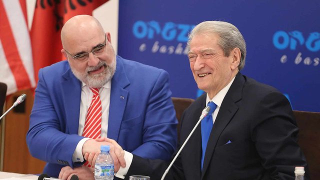 ''Dritëhijet e një cirku tragjik...''/ Figurat e