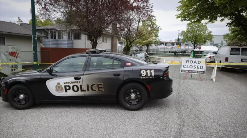 Tragjedi n&euml; Kanada/Autorja hyn n&euml; nj&euml; shkoll&euml; dhe b&euml;n