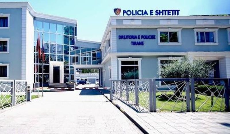 Hyn&euml; n&euml; komisariat dhe dhunuan efektiven e policis&euml;, arrestohen