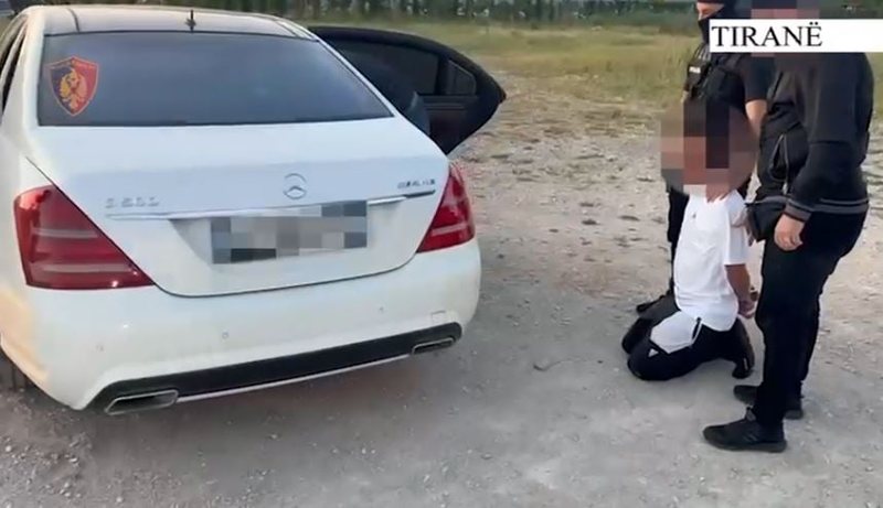 Furnizonin grupe kriminale me armë zjarri, arrestohen dy të rinj! U