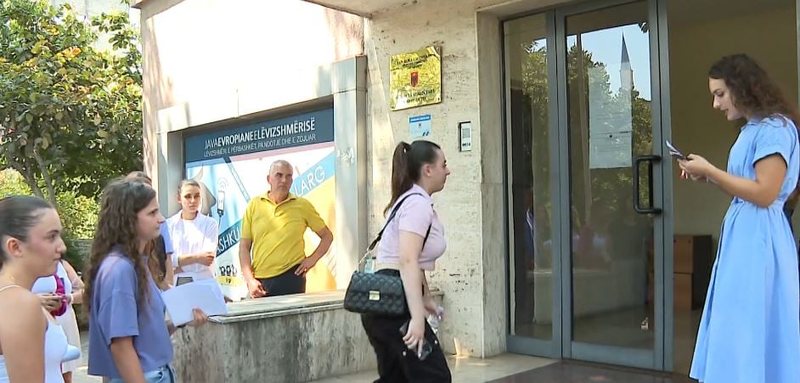 Testimi i mjekësisë!	Pritet të ulen për herë të